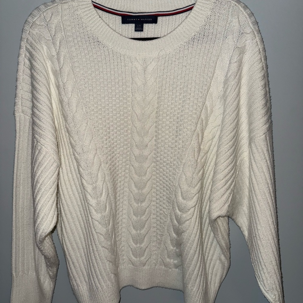Tommy Hilfiger Women's Cream Cable Knit Sweater